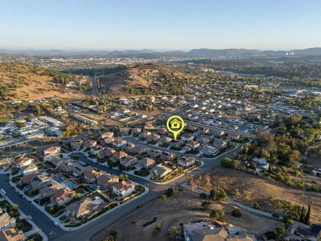 2077 Del Rincon Place, Escondido, California 92026
