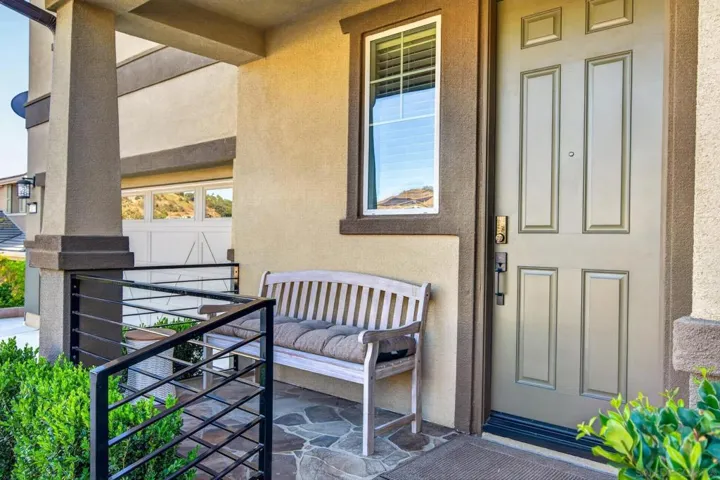 2077 Del Rincon Place, Escondido, California 92026