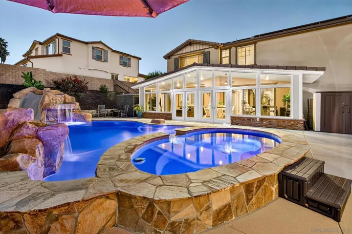 2077 Del Rincon Place, Escondido, California 92026