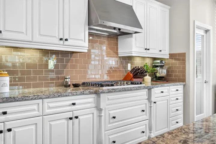 2077 Del Rincon Place, Escondido, California 92026