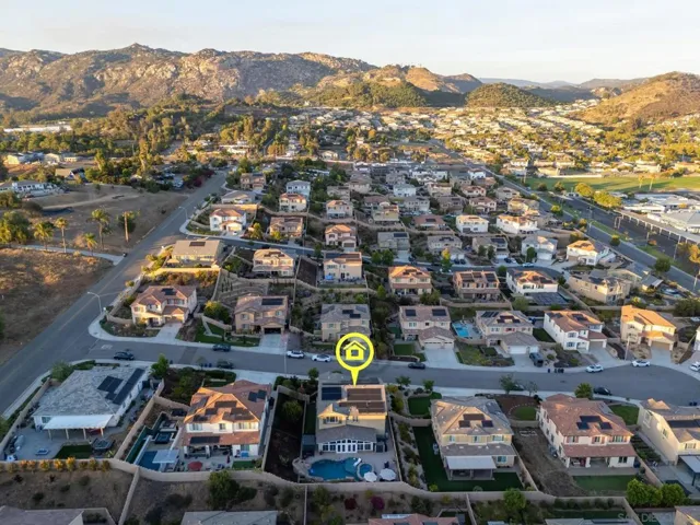 2077 Del Rincon Place, Escondido, California 92026