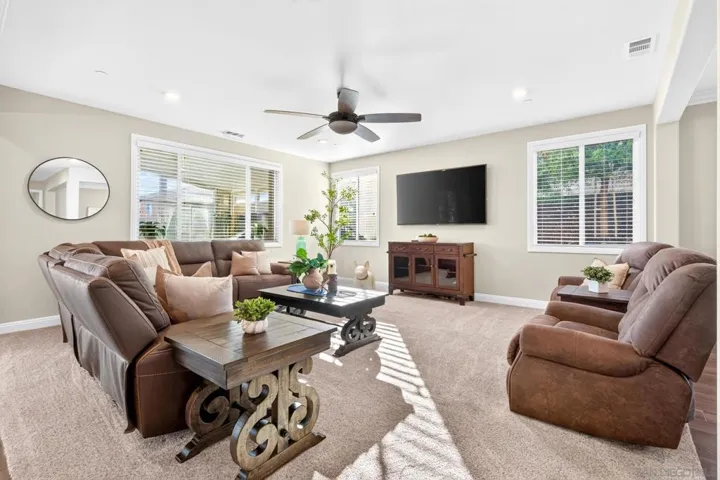 2077 Del Rincon Place, Escondido, California 92026