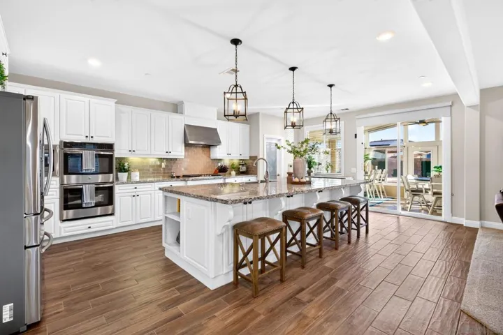 2077 Del Rincon Place, Escondido, California 92026