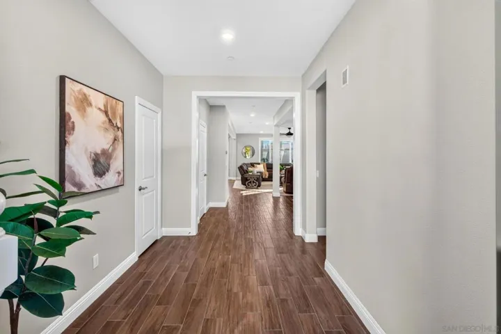 2077 Del Rincon Place, Escondido, California 92026