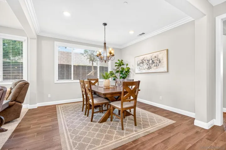 2077 Del Rincon Place, Escondido, California 92026