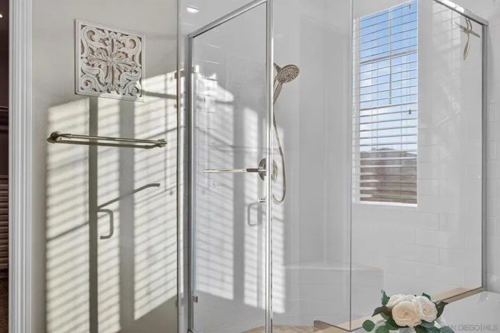 2077 Del Rincon Place, Escondido, California 92026