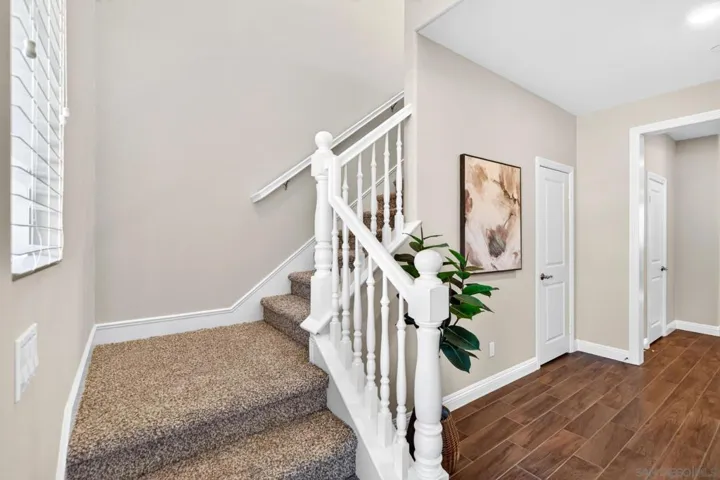 2077 Del Rincon Place, Escondido, California 92026