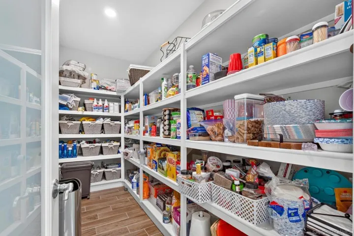 2077 Del Rincon Place, Escondido, California 92026