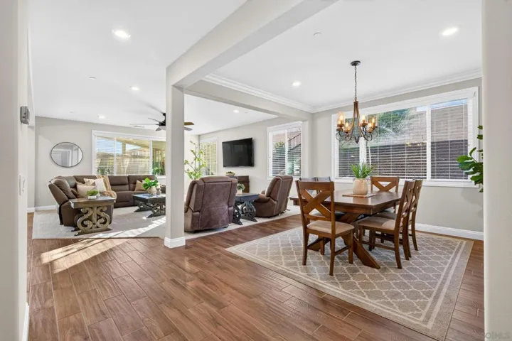 2077 Del Rincon Place, Escondido, California 92026