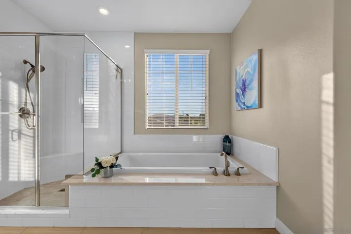 2077 Del Rincon Place, Escondido, California 92026