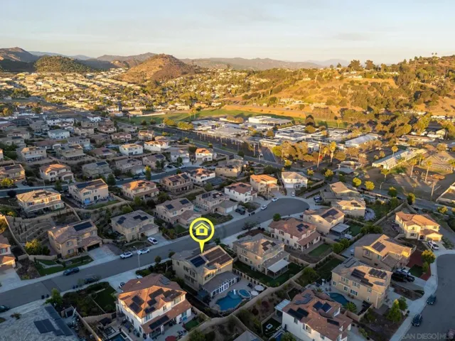 2077 Del Rincon Place, Escondido, California 92026
