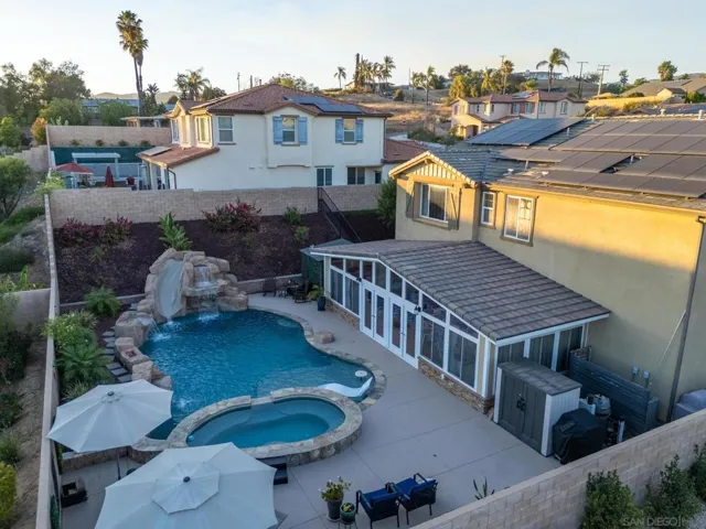 2077 Del Rincon Place, Escondido, California 92026