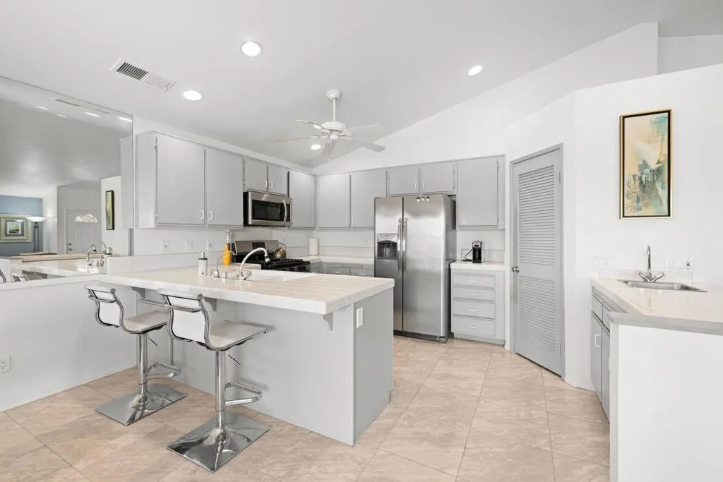 24-web-or-mls-249A4895