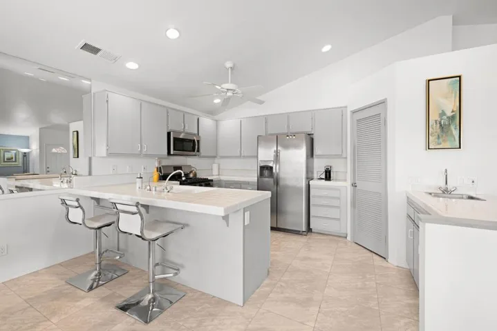 24-web-or-mls-249A4895