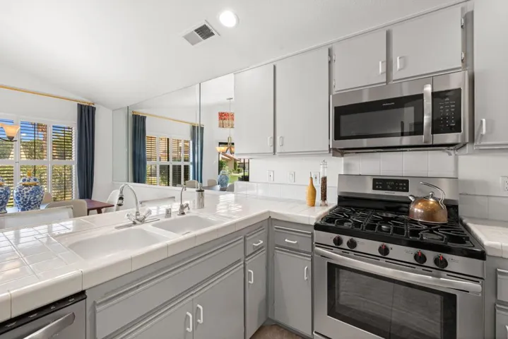 26-web-or-mls-249A4906