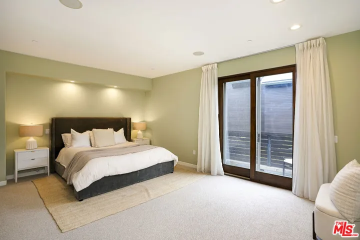 2011 Idaho Avenue, Santa Monica, California 90403