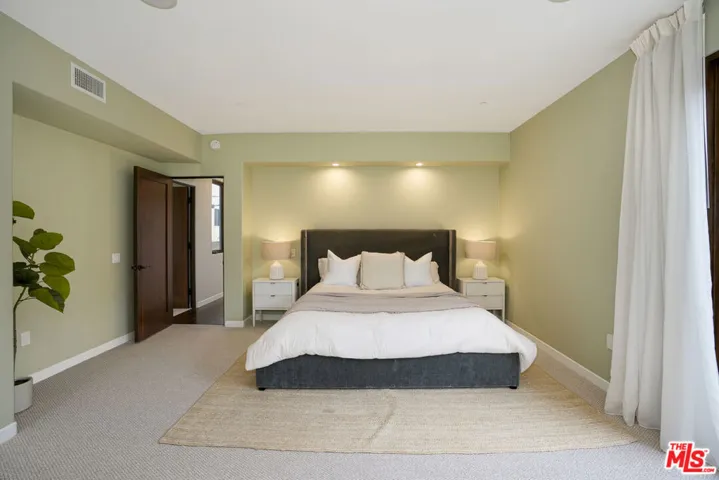 2011 Idaho Avenue, Santa Monica, California 90403