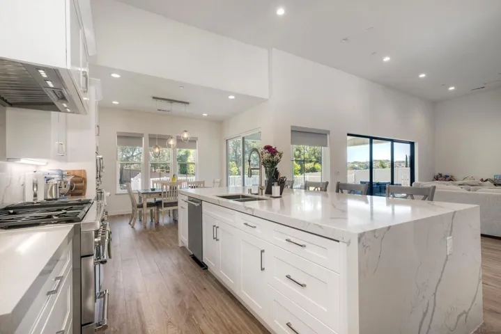 655 Hamilton Lane, Escondido, California 92029