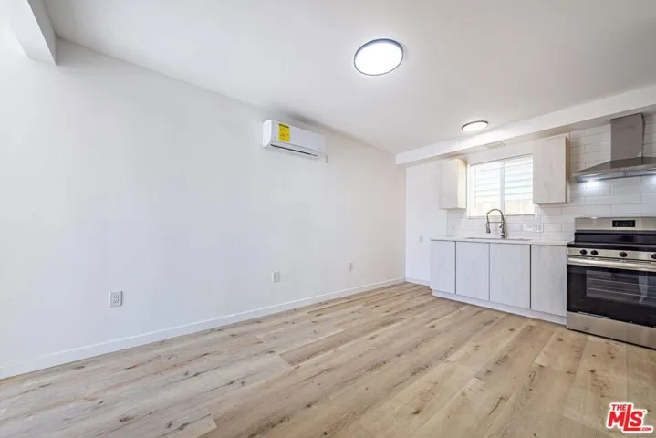 4626 Wall Street, Los Angeles, California 90011