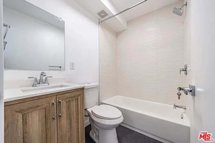 4626 Wall Street, Los Angeles, California 90011