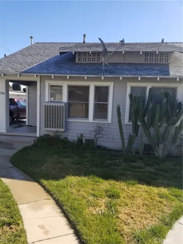  SMALL FRONT YARD