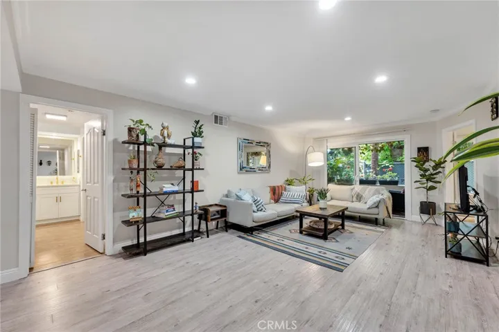 5009 Woodman Avenue 108, Sherman Oaks, California 91423