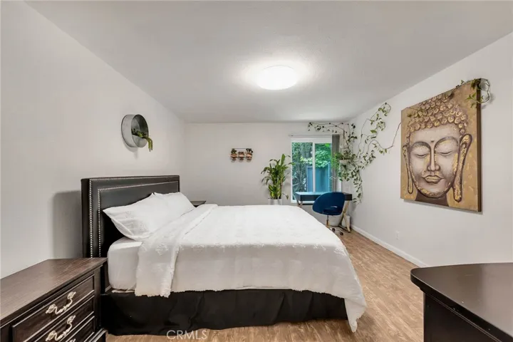 5009 Woodman Avenue 108, Sherman Oaks, California 91423