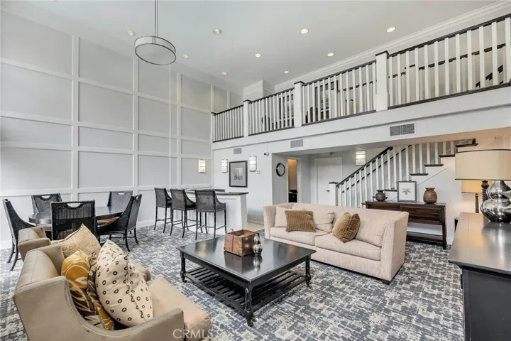 5009 Woodman Avenue 108, Sherman Oaks, California 91423