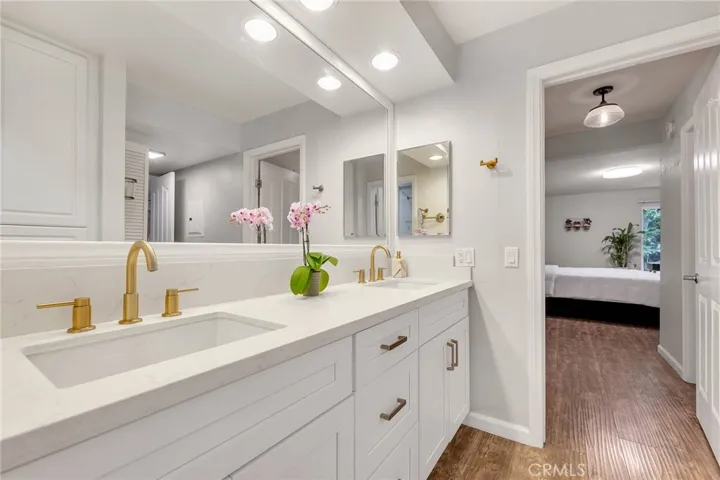 5009 Woodman Avenue 108, Sherman Oaks, California 91423