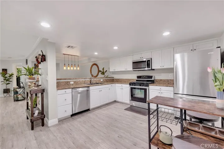 5009 Woodman Avenue 108, Sherman Oaks, California 91423