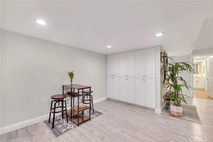 5009 Woodman Avenue 108, Sherman Oaks, California 91423