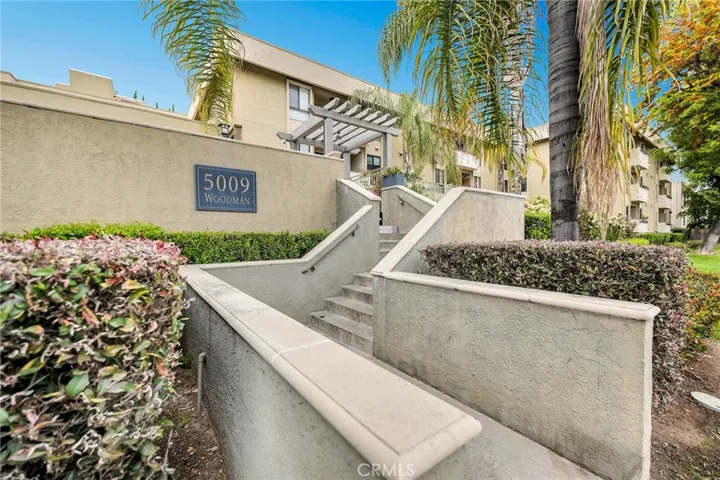 5009 Woodman Avenue 108, Sherman Oaks, California 91423