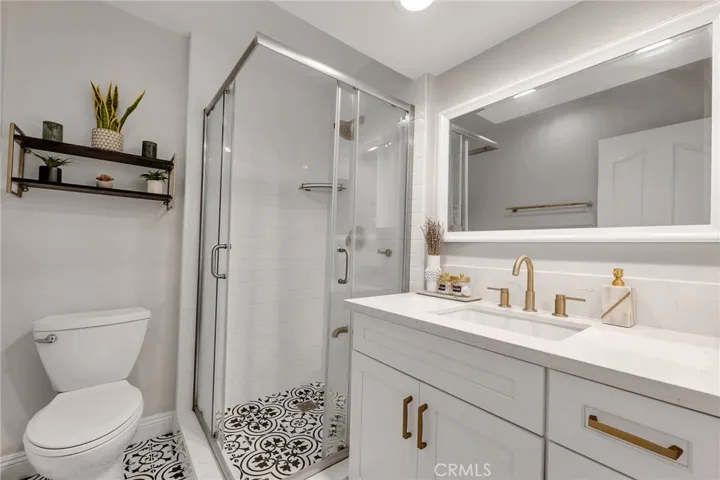 5009 Woodman Avenue 108, Sherman Oaks, California 91423