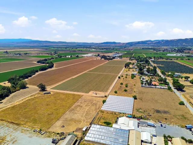 3065 Pacheco Pass Highway, Gilroy, California 95020