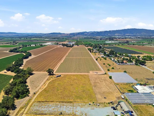 3065 Pacheco Pass Highway, Gilroy, California 95020