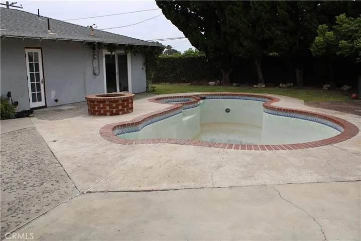 2306 Redlands, Newport Beach, California 92660