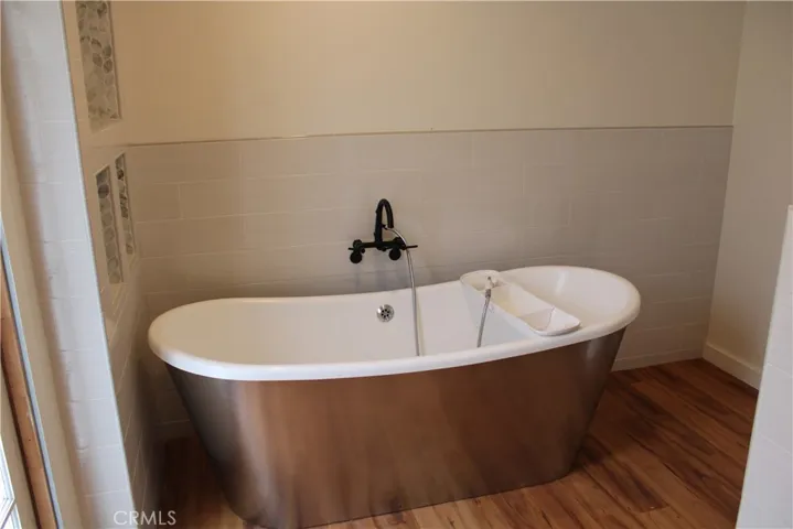 2306 Redlands, Newport Beach, California 92660