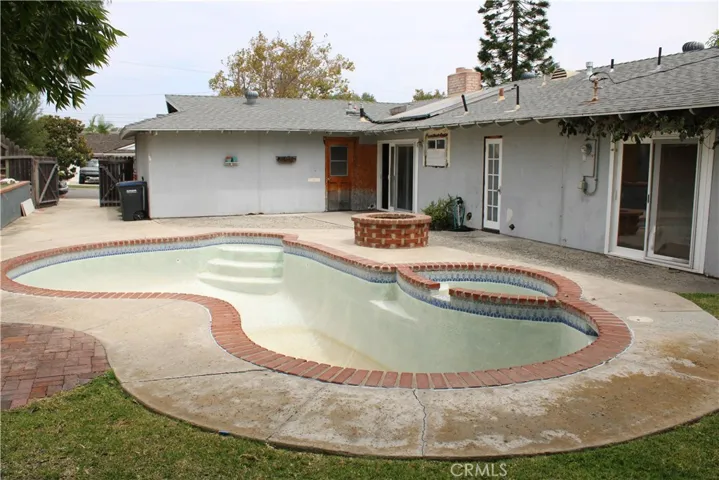 2306 Redlands, Newport Beach, California 92660