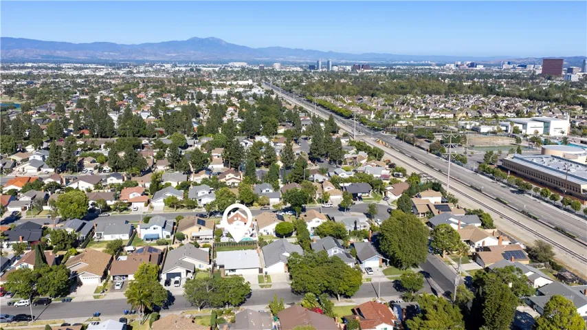 3209 S Diamond, Santa Ana, California 92704