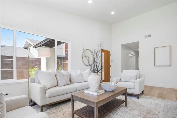 3209 S Diamond, Santa Ana, California 92704
