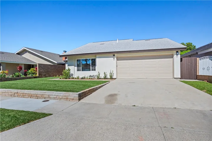 3209 S Diamond, Santa Ana, California 92704