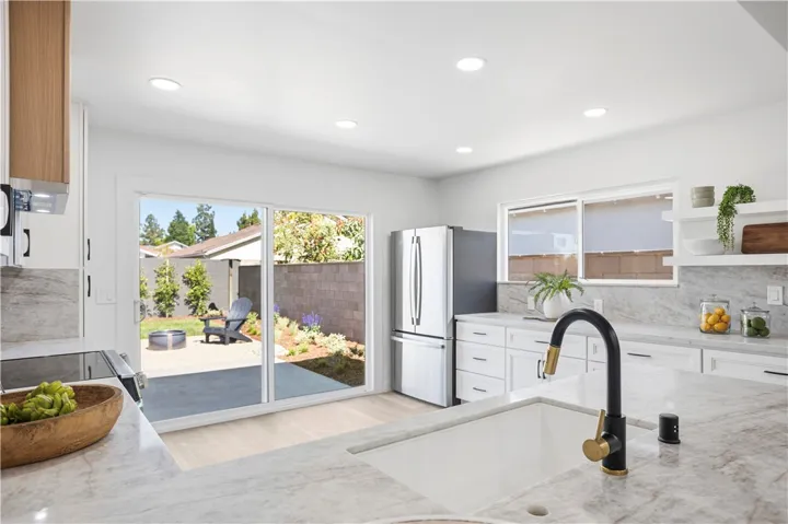 3209 S Diamond, Santa Ana, California 92704