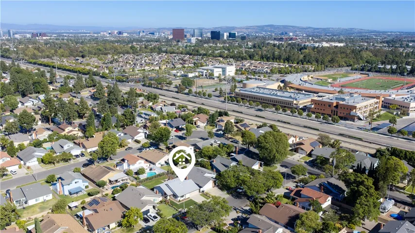 3209 S Diamond, Santa Ana, California 92704