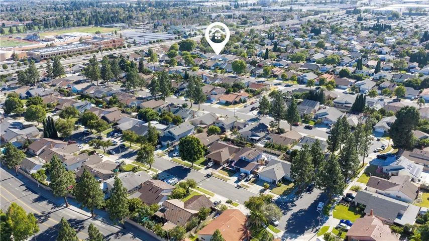 3209 S Diamond, Santa Ana, California 92704