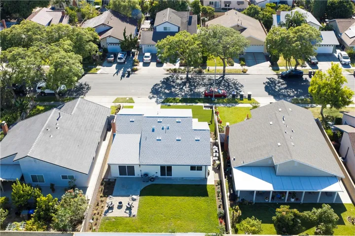3209 S Diamond, Santa Ana, California 92704