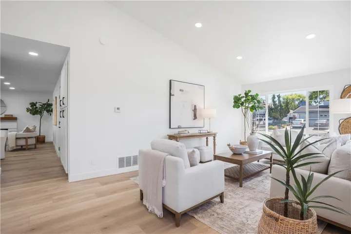 3209 S Diamond, Santa Ana, California 92704