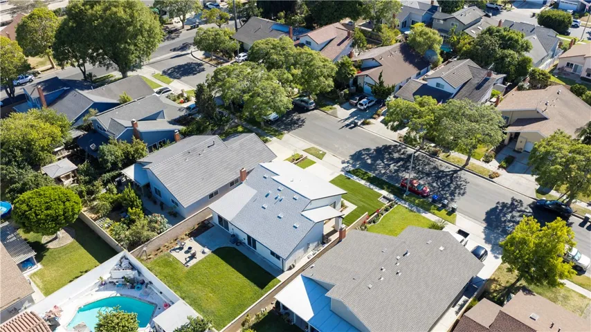 3209 S Diamond, Santa Ana, California 92704