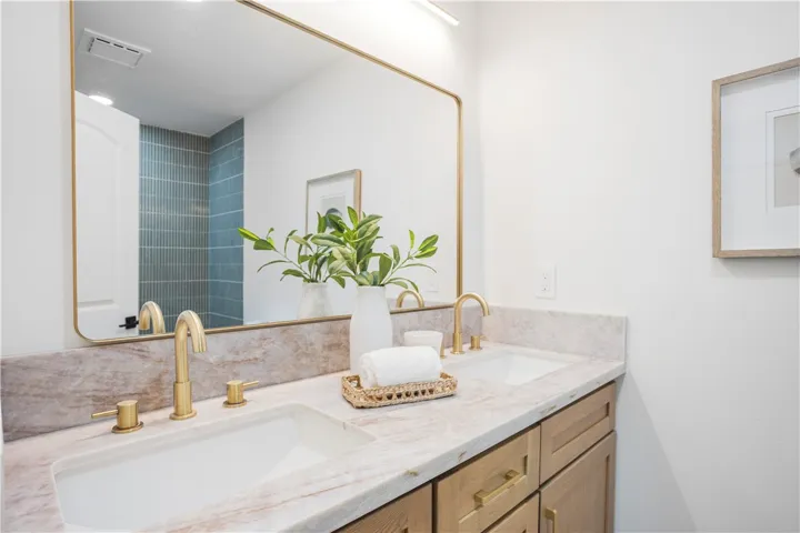 3209 S Diamond, Santa Ana, California 92704