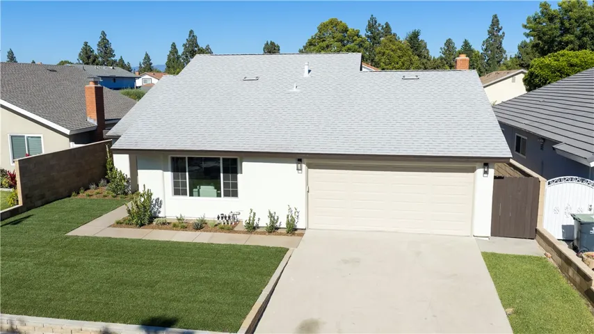 3209 S Diamond, Santa Ana, California 92704