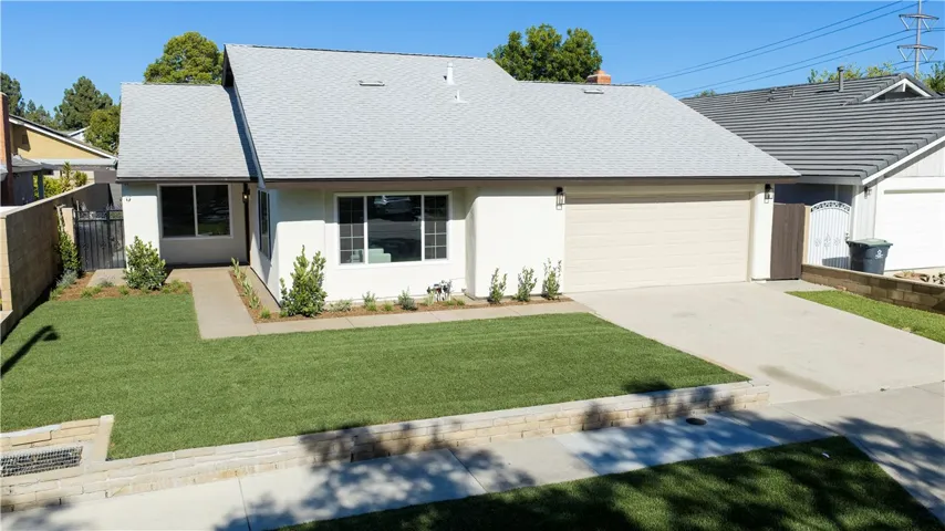 3209 S Diamond, Santa Ana, California 92704